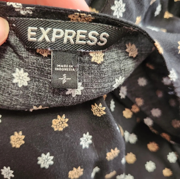 Express long sleeve black‎ floral blouse size small - Picture 10 of 11